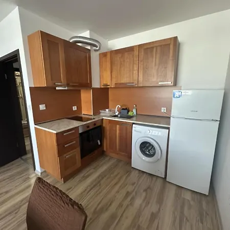 Luxury Cult & Private Parking